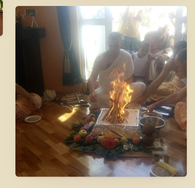 Sacred fire yajña with the community